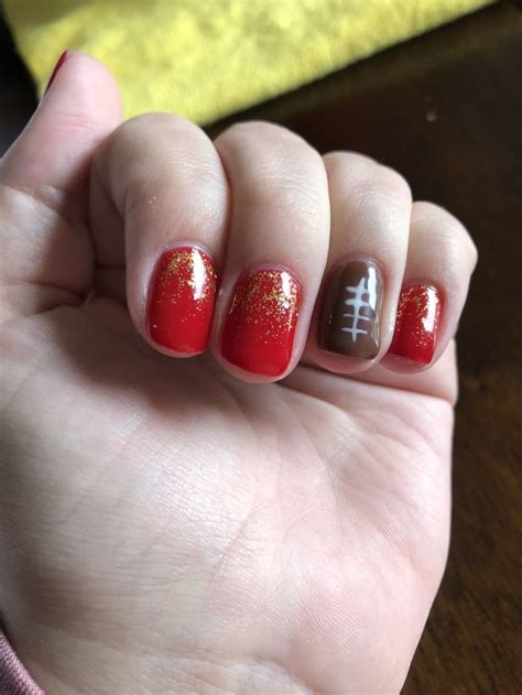 chiefs game day nails.